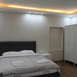 Beyoglu Asmalimescit'te Mobilyali Balkonlu Daire Стамбул